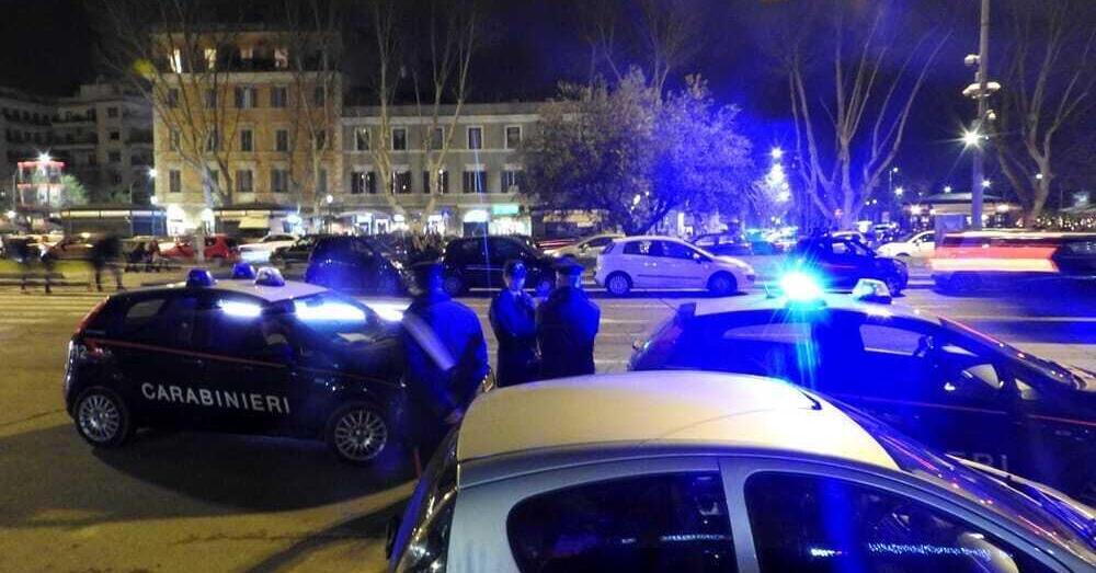 Completamente ubriaco gira nudo in strada e provoca un incidente, nei guai stella della Lazio