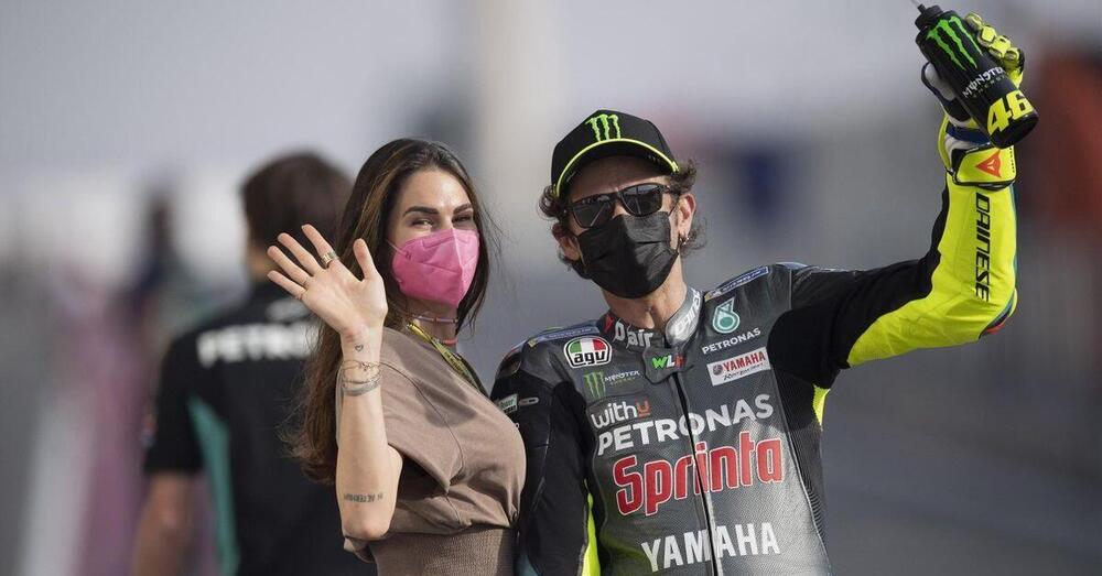 Valentino Rossi e Francesca Sofia Novello &ldquo;mostruosi&rdquo; ad Halloween