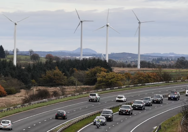 Il Cop26 sull&rsquo;ambiente? Oltre che inutile &egrave; dannoso: a Glasgow impazzano le auto e arrivano 400 jet. E Biden dorme