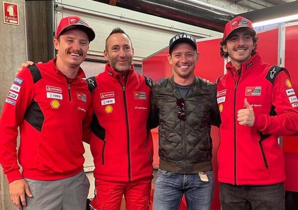 Casey Stoner &egrave; tornato nel paddock: &ldquo;Sono qui per parlare con alcune persone e ristabilire delle relazioni&quot;