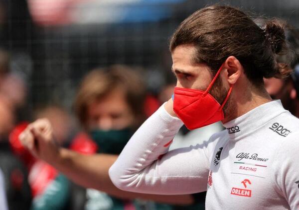 Alfa Romeo, che tristezza. Anche Giovinazzi ora dichiara guerra al suo team [VIDEO]