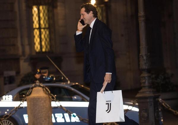 I conti in tasca a John Elkann, il manager pagato quasi quanto CR7: ecco quanto guadagna