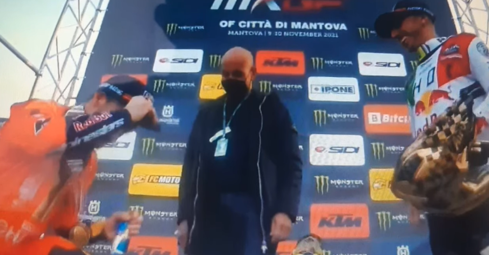 Cairoli si ritira come un re, l&#039;omaggio del rivale-campione del mondo &egrave; bellissimo [VIDEO]