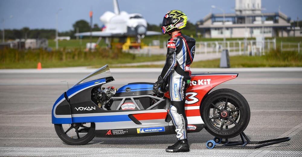 [VIDEO] Max Biaggi stabilisce un nuovo record di velocit&agrave;: a 456 Km/h in una base della Nasa