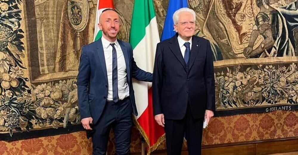 Cairoli ironizza sui social dopo l&#039;incontro con Mattarella: &quot;Grazie per avermi lasciato lo scettro di questo paese&quot;