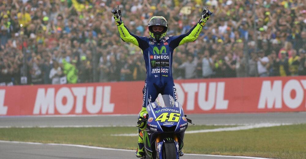 Valentino Rossi: i 10 duelli pi&ugrave; belli della sua carriera in MotoGP