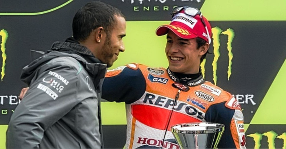 Hamilton abbraccia Verstappen, Marquez neanche una parola per Valentino. No, Lewis non &egrave; Marc