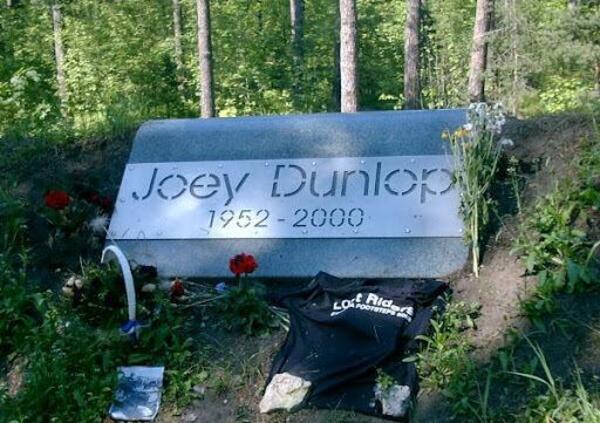 Vandalizzato il Joey Dunlop Memorial a Tallin: che vergogna