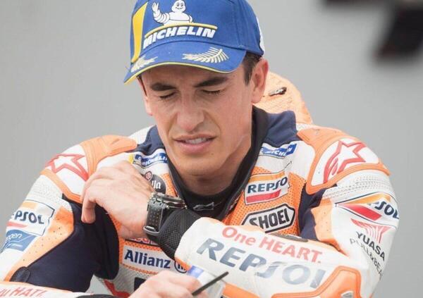 Niente intervento chirurgico per Marc Marquez, ma anche niente moto: peggio non poteva andare per uno che fa il pilota