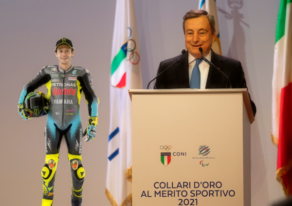 Perfino Draghi si inchina al Dottore: &ldquo;Grazie a Valentino Rossi che, con Federica Pellegrini, ha reso grande l&rsquo;Italia nel mondo&rdquo;