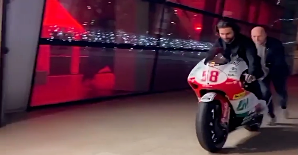 Mattia Pasini, in occasione della proiezione di &ldquo;Sic&rdquo;, riaccende la Gilera 250 e il ricordo di Marco Simoncelli [VIDEO]