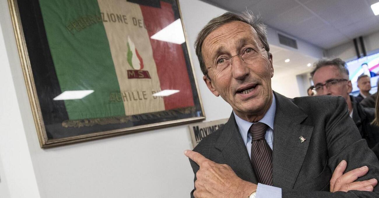 Gianfranco Fini compie 70 anni e c&rsquo;&egrave; chi a destra ne sente la nostalgia: &ldquo;Magari tornasse lui&rdquo; 