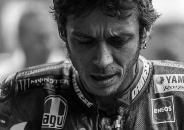 Torna l&rsquo;incubo del covid per Valentino Rossi: costretto a saltare le 12 Ore del Golfo