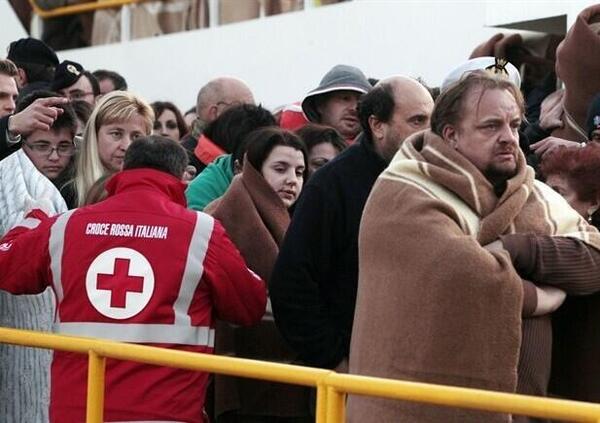 &ldquo;Il nostro Titanic&rdquo;. A dieci anni dal naufragio della Concordia, i video choc della tragedia 