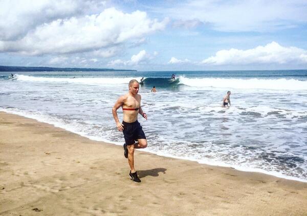 S&igrave;, Valtteri Bottas ha davvero pubblicato una fotografia nudo in spiaggia