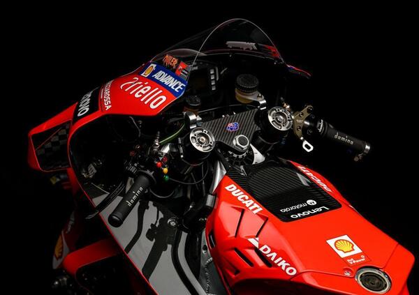 Ducati, pronti per l&rsquo;unveiling: la Desmosedici 2022 &egrave; la pi&ugrave; pesante di sempre