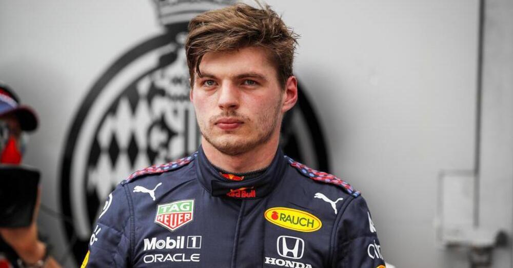 [VIDEO] Max Verstappen sfotte Hamilton e la Mercedes: &quot;Tranquillo, chiamo Michael Masi&quot;