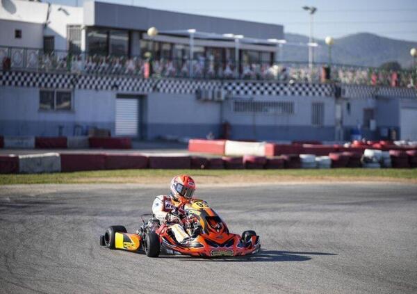 Marc Marquez, stavolta a vederci doppio siamo noi: eccolo mentre si allena con un kart KZ [VIDEO]