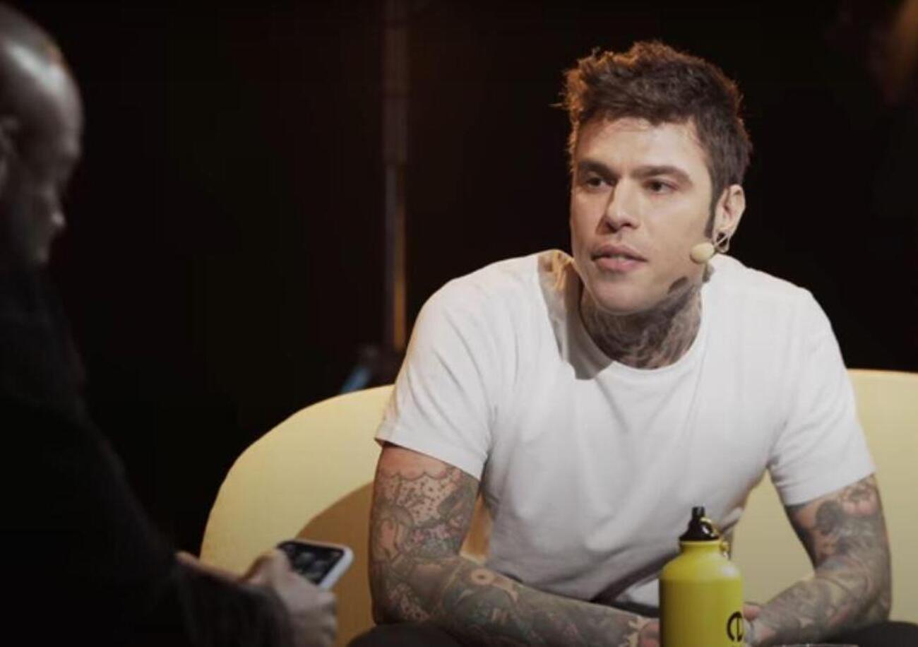 Tutti parlano dell&rsquo;intervista a Fedez di Dikele, ma sorge un dubbio: &egrave; rimasta una goccia di giornalismo in questo mare di marketing?