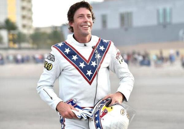 Incidente shock per Travis Pastrana: si lancia nel vuoto ma il paracadute non si apre [VIDEO]