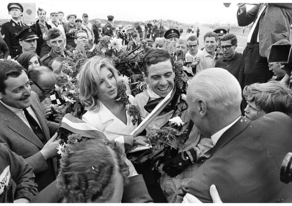 Monica Vitti, il bacio a Jim Clark e la trasgressione che non c&#039;&egrave; pi&ugrave;