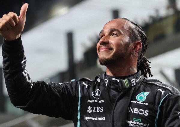 [VIDEO] Hamilton &egrave; tornato! Il video della prima apparizione ufficiale di Lewis allontana l&#039;ipotesi ritiro