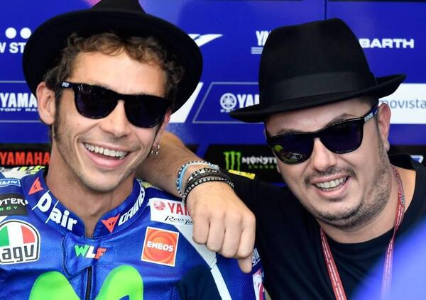 Uccio e Rossi insegnano marketing in MotoGP: la presentazione del team? Meglio il tennis. La data? Vi piacerebbe