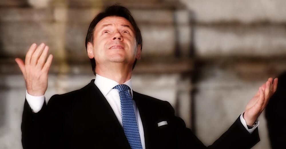 Finito il culo, l&rsquo;avvocato del popolo Giuseppe Conte si scopre avvocato di s&eacute; stesso