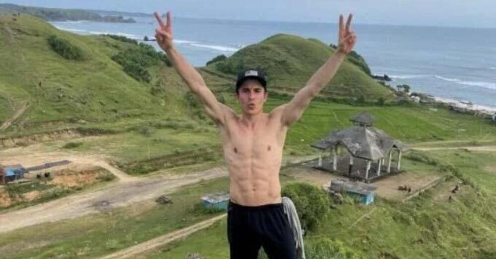 MotoGP, pi&ugrave; che test sono vacanze in paradiso: ecco come Marc Marquez e gli altri piloti se la spassano in Indonesia