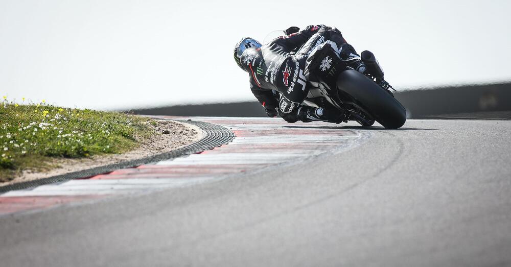 Superbike: seconda giornata di test tra novit&agrave;, cadute e fratture, mentre Rea continua a dominare