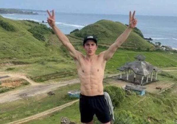 MotoGP, pi&ugrave; che test sono vacanze in paradiso: ecco come Marc Marquez e gli altri piloti se la spassano in Indonesia