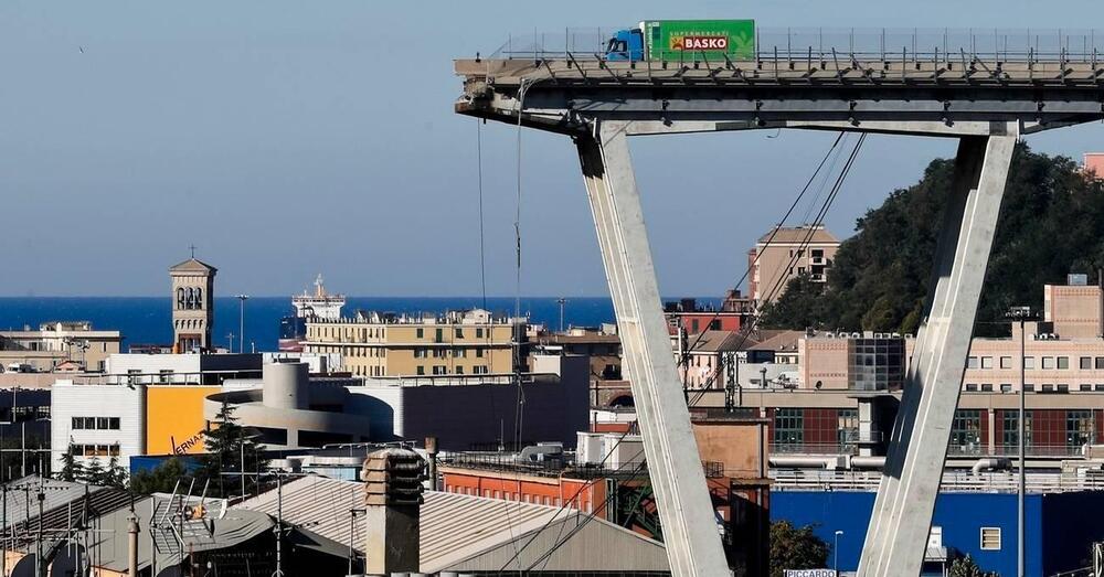 &ldquo;Il ponte Morandi era una bomba a orologeria&rdquo;: chiesto il processo per Autostrade e 59 imputati