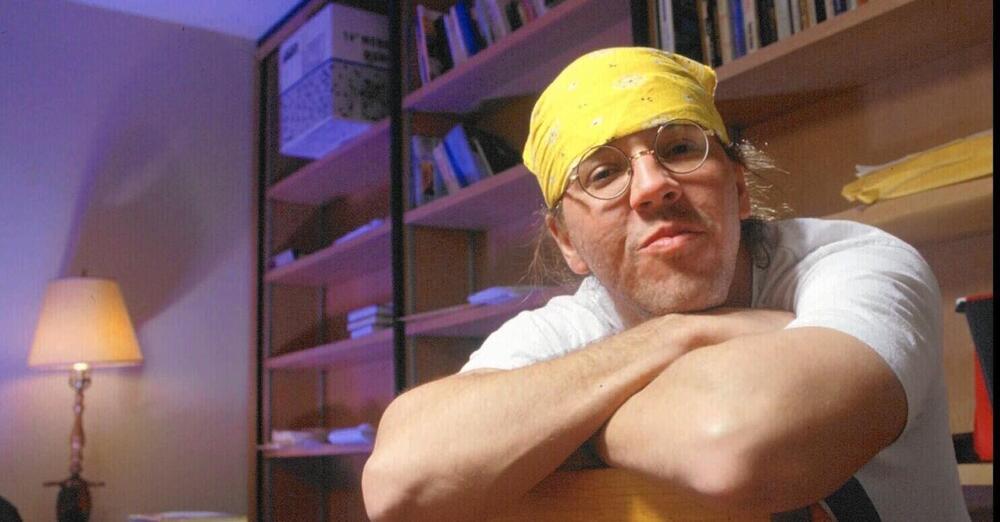 60 anni fa nasceva David Foster Wallace, lo scrittore che ci ha guidato nella complessit&agrave; fra i due millenni