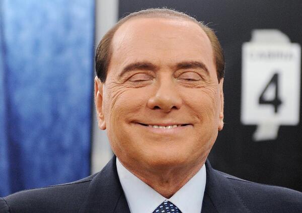 Silvio uno di noi: la poesia di un bacio allo stadio dopo un gol della tua squadra (nel suo caso sua letteralmente)