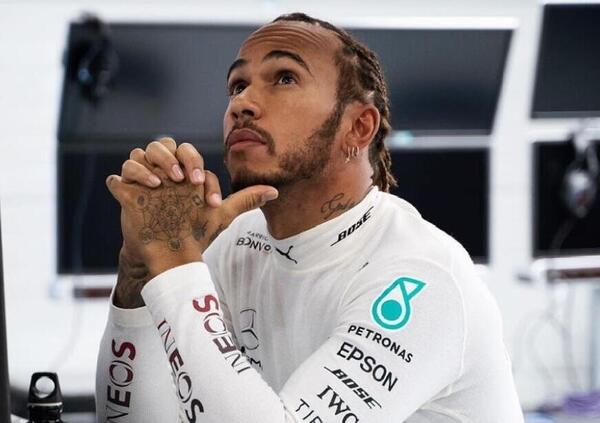 Hamilton ha una nuova battaglia, cambiare i social: &quot;Non si pu&ograve; pi&ugrave; tollerare l&#039;odio. Che i vertici facciano qualcosa&quot;