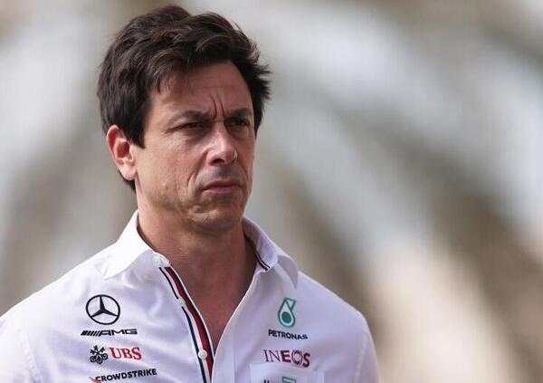 &ldquo;Non gli parler&ograve; mai pi&ugrave;, se ne pentir&agrave;&rdquo;: Toto Wolff &egrave; furioso e si lancia in un paragone calcistico