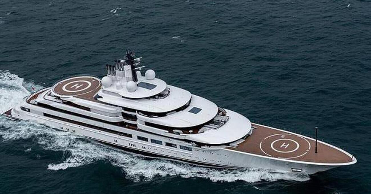 Putin invade la Versilia con uno yacht da 700 milioni e una mansion extra lusso (di sua propriet&agrave;?)