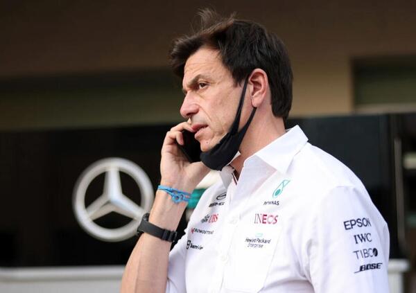 Toto Wolff: le minacce a Rosberg e Hamilton, la salute mentale e quel &quot;matrimonio&quot; salvato in cucina: &quot;Ho detto a Lewis di non volere il divorzio&quot;