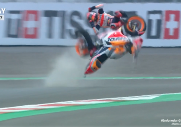 [VIDEO] Marc Marquez, highside brutale nel warm-up di Mandalika: &egrave; trauma cranico