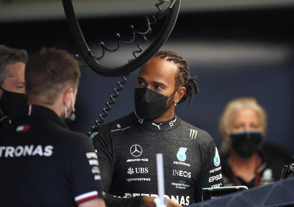 Villeneuve stronca Hamilton: &quot;La Mercedes &egrave; caduta dal piedistallo. E adesso...&quot;