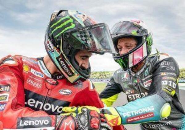 Valentino Rossi ha cambiato la vita a Pecco Bagnaia: &ldquo;Grazie a lui ho capito cos&rsquo;&egrave; importante&rdquo;