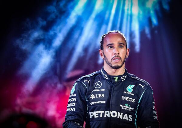 &ldquo;Un anno duro, andare avanti &egrave; uno sforzo costante&rdquo; lo strano messaggio di Hamilton su Instagram