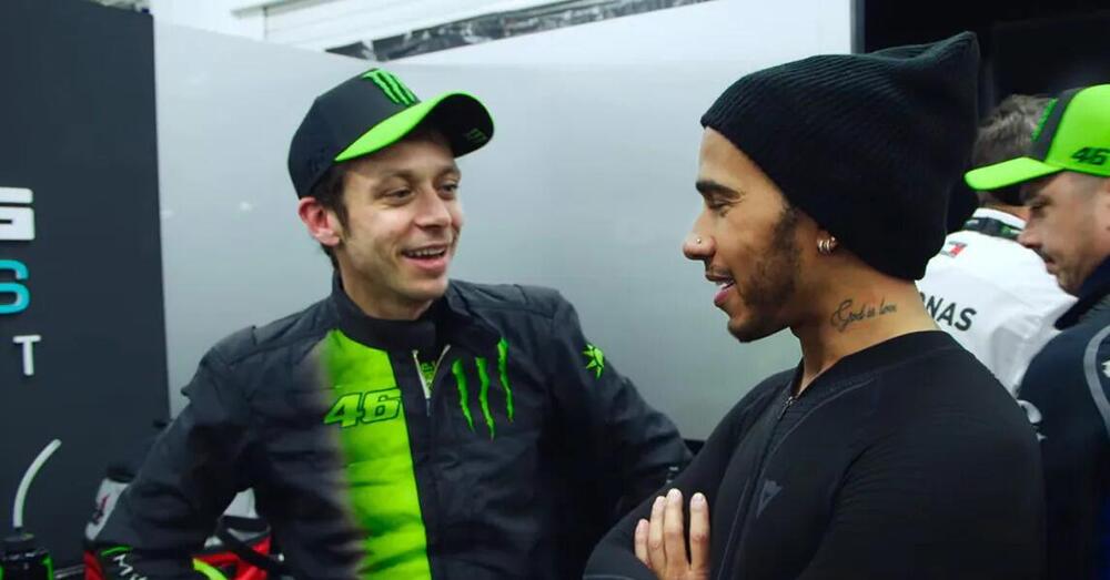 [VIDEO] Intervista a Lewis Hamilton e Valentino Rossi: &ldquo;Vieni in Formula 1, non sei troppo vecchio!&rdquo;