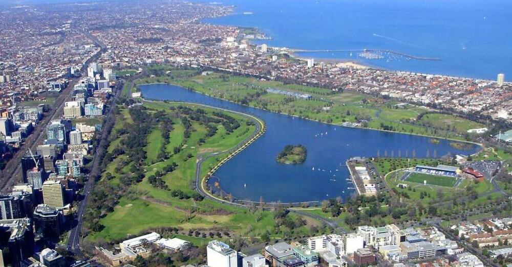 Grande spettacolo a Melbourne: com&rsquo;&egrave; cambiata la pista (con 4 zone Drs)