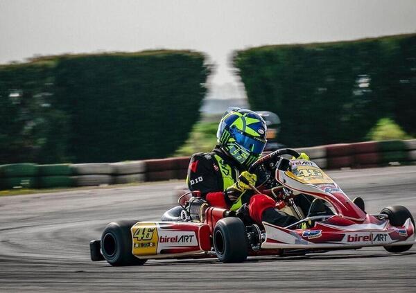 Valentino Rossi torna alle origini: una giornata con il kart per allenarsi al GT World Challenge