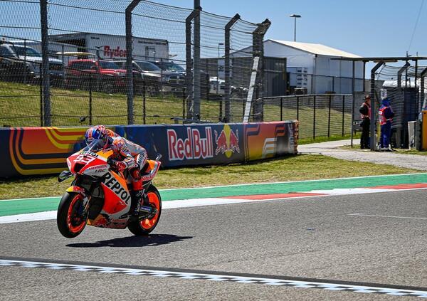 [VIDEO] La rimonta di Marc Marquez in 30 secondi (che dovrebbero far vedere anche a scuola)