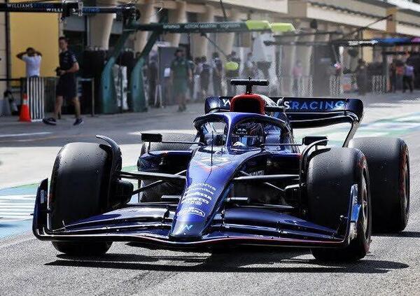 Incidente sfiorato e pit stop rovinato per colpa... dei vip in pit lane a Melbourne