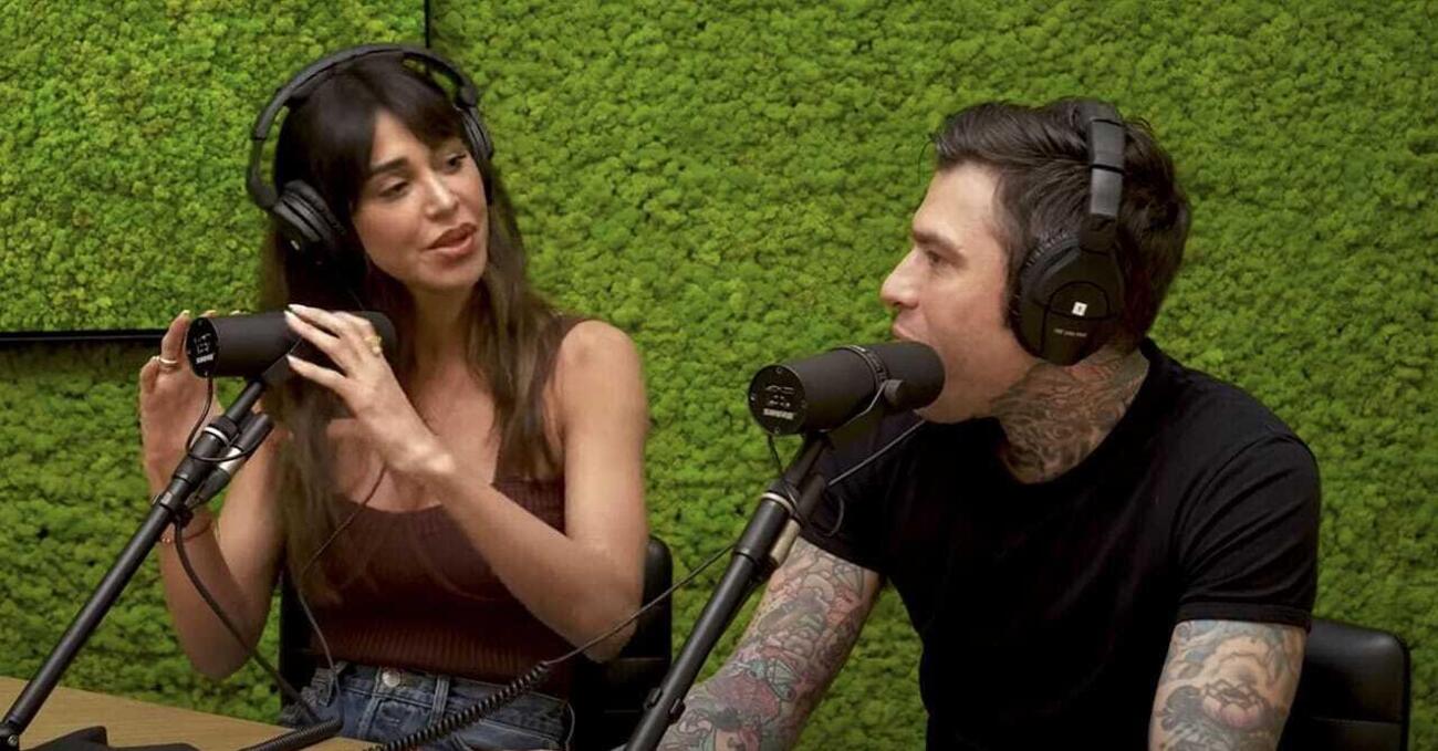 Per fortuna che in Italia c&#039;&egrave; Fedez, che vive nel 3000 ed &egrave; pronto a vendere su OnlyFans i piedi della Ferragni