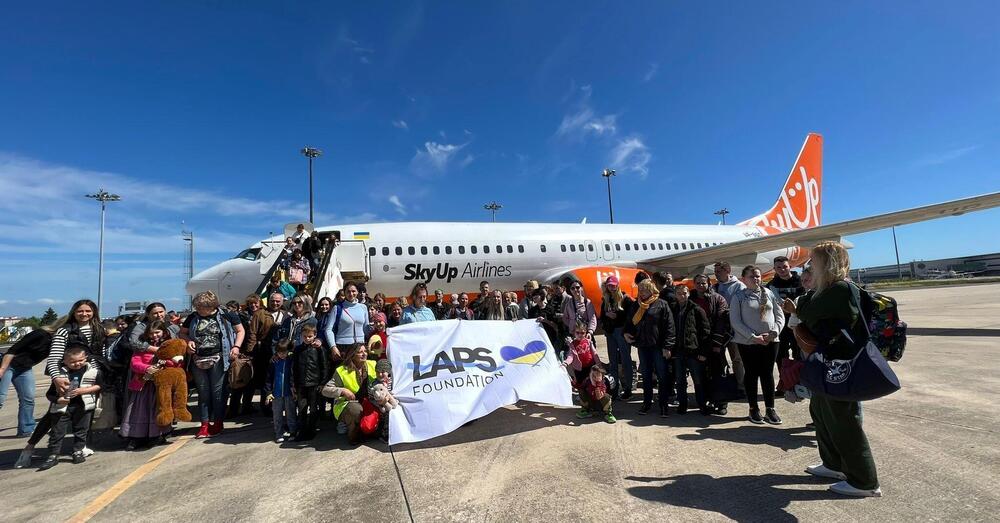 Lapo supporta l&#039;Ucraina: ecco il suo Boeing per salvare i profughi [FOTO]