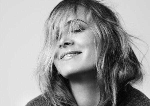 Anouk, l&#039;ex &quot;moglie di nessuno&quot; si sposer&agrave; per la terza volta sul palco di un concerto